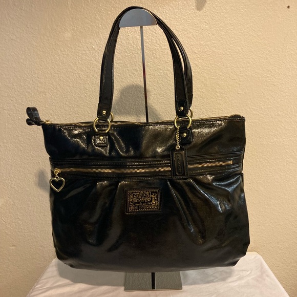 Coach Handbags - Coach Poppy Daisy Black Patent Leather Shoulder Bag